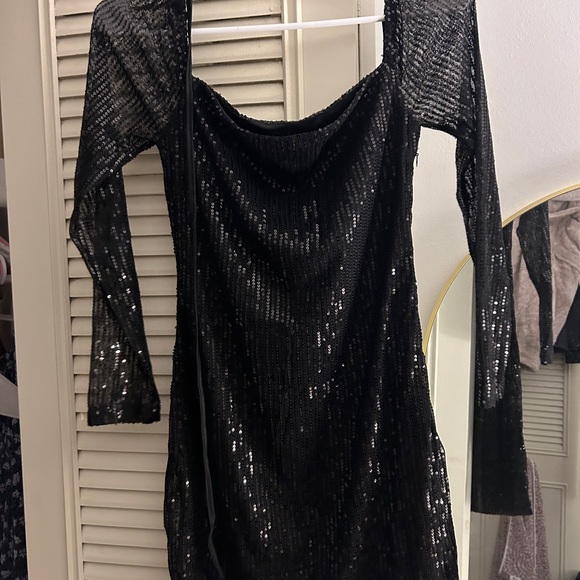 Elegant Black Sequin Dress - Picture 2 of 2
